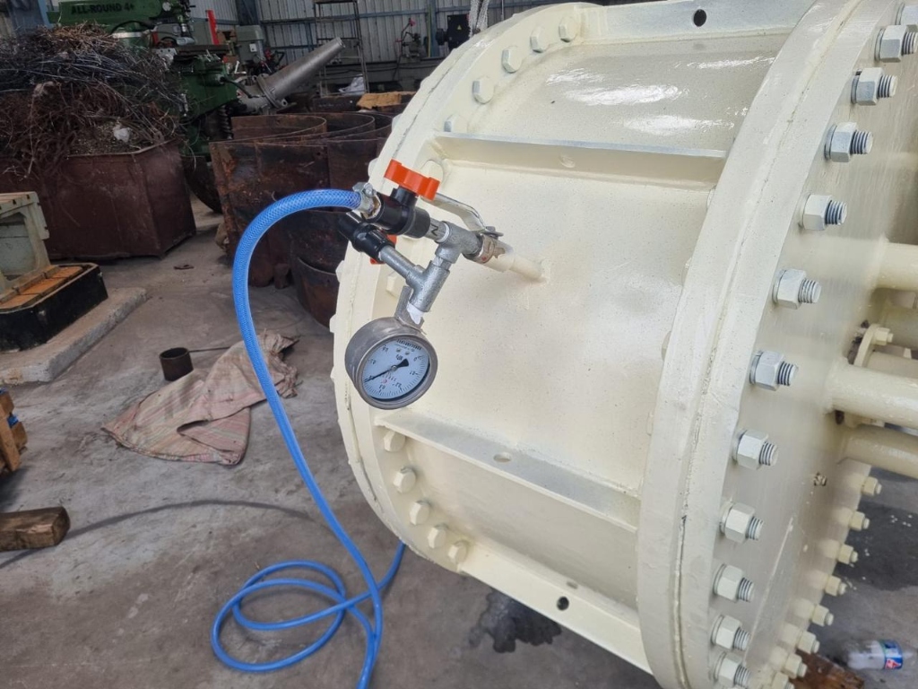 Hydraulic pressure safety checks on components
